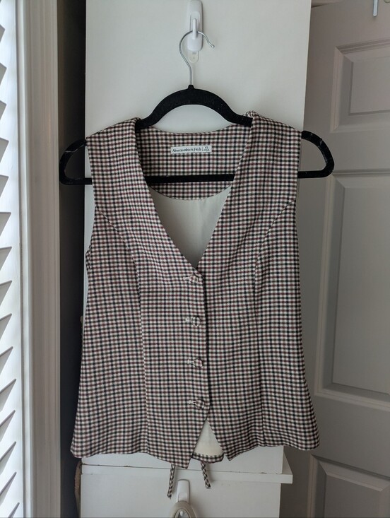 Abercrombie & Fitch Tops - Abercrombie & Fitch Brown and Cream Plaid Sleeveless Button Vest